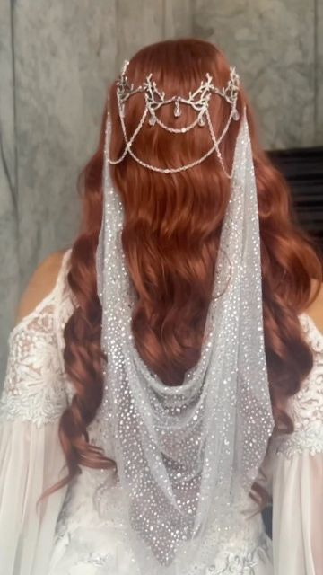 Celestial Wedding Dress With Sleeves, Elvish Inspired Wedding Dress, Elf Princess Wedding Dress, Wedding Hair Down Headpiece, Wedding Looks With Veil, Fantasy Wedding Dress Elves, Aurora Inspired Wedding Dress, Wedding Veil Cloak, Elven Wedding Veil