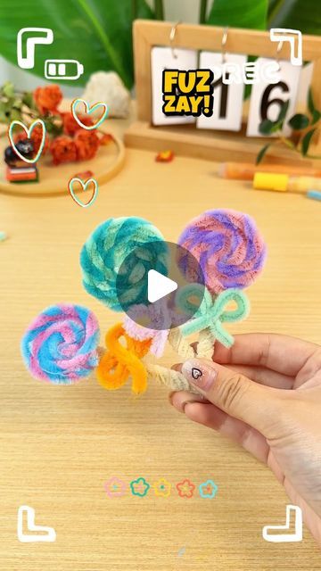 Fuzzay - Joyful Pipe Cleaner Crafts on Instagram: "Made some adorable lollipops with pipe cleaners in just 1 minute! Fun, cute, and perfect for a parent-child bonding activity. 🌟🍭   #fuzzay #pipecleaners #diy #handmade #handmadecrafts #giftideas #HandmadeWithLove #DIYHomeDecor #gift #happy #stressfree #creative #etsyseller #etsy #education #teacherlife #teachers #classroomactivities #parenting #family #kidscrafts #funwithkids #homecrafts #afterwork #stressrelief #hobby #innovation #business #FamilyFun" Pipe Cleaner Lollipops, Pipe Cleaner Candy Canes, Pipe Cleaner Crafts For Kids Animals, Pipe Cleaner Animals Easy, Diy Lollipop Decorations, Pipecleaner Crafts For Kids, Easy Pipe Cleaner Crafts For Kids, Diy Pipe Cleaner Crafts, Pipecleaner Ideas