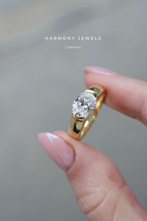 Cute Engagement Rings, Bezel Engagement Ring, Future Engagement Rings, Ring Inspo, Eternity Rings, Dream Engagement, Dream Engagement Rings, Jewellery Store, Jewelry Lookbook