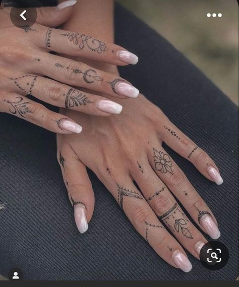 Mandela Tattoo, Women Angel, Thumb Tattoos, Mandala Hand Tattoos, Tato Minimal, Small Finger Tattoos, Finger Tattoo For Women, Knuckle Tattoos, Finger Tats