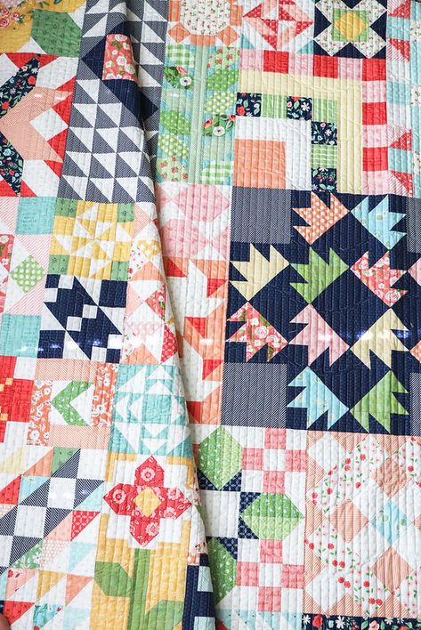 The Finish Line: Moda Blockheads 2 Sampler Quilt Patterns, Quilting Scraps, Happy Quilts, Moda Fabric Quilts, Moda Blockheads, Scrap Quilting, Quilt Sampler, Vintage Quilts Patterns, Snowman Quilt