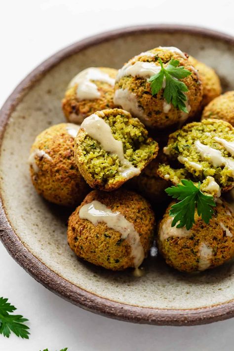 Air Fryer Falafel Recipe, Air Fryer Falafel, Gluten Free Falafel, High Protein Vegan Snacks, Falafel Vegan, Best Junk Food, Lentil Dishes, Falafel Recipe, Dry Chickpeas