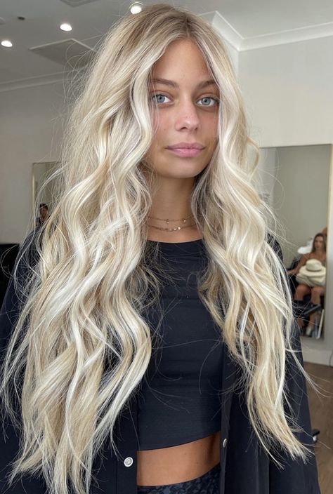 Beach Blonde Highlights On Blonde Hair, Hair Extensions 22 Inch, Platinum Blonde With Extensions, Beachy Platinum Blonde Hair, Curled Blonde Hair Long, Curled Long Blonde Hair, Long Blonde Hair 2023, Extreme Blonde Hair, Bright Beachy Blonde