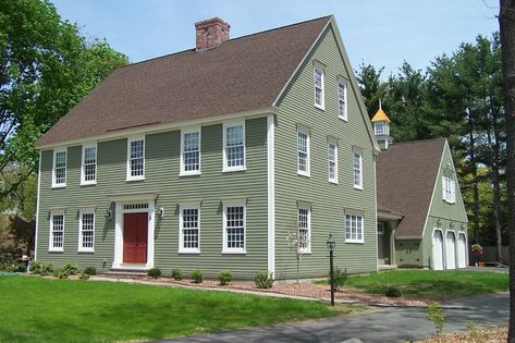 Appealing Color Palettes for Colonial-Style Homes Traditional New England Home Exterior, Siding Colors For Colonial Houses, Colonial Home Paint Colors, Green Colonial House, Colorful Colonial Exterior, Historic Exterior Paint Colors, Exterior Colonial House Colors, Traditional Colonial Exterior, Green Colonial House Exterior