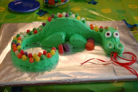 Dragons Cake, Lizard Cake, Dragon Cupcakes, Dragon Birthday Cakes, Dragon Cakes, Dragon Birthday Parties, Rock Cake, Dragon Cake, Homemade Birthday Cakes