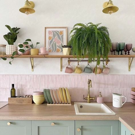 Inlove with this color combo - pink and green 💗💚 What are your thoughts? ✨ kitchen and photos by @takinada . . . . . . . . . . . #kitchendesign #kitchenware #kitcheninspiration #springkitchen #kitcheninspo #kreatecube #eclecticdecor #minimalstyle #minimaliststyle #myhomevibe #myhomestyle #cozyhome #cozykitchen Pink House Interior, Colourful House, Counter Cabinet, Pink Kitchen Decor, Green Kitchen Decor, Colourful Kitchen, Colorful Kitchen Decor, Green Apartment, Hello Charlotte