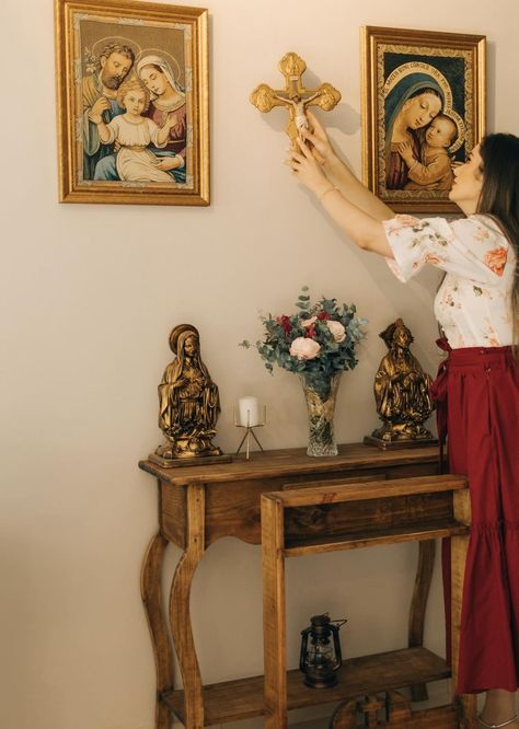 At Home Altar, Prayer Room Ideas Catholic, Christian Altar Ideas For Home, Modern Altar Design Home Catholic, Catholic Prayer Room, Catholic Altar Home Ideas, Catholic Core Aesthetic, Catholic Home Altar Ideas, Home Altar Catholic Beautiful