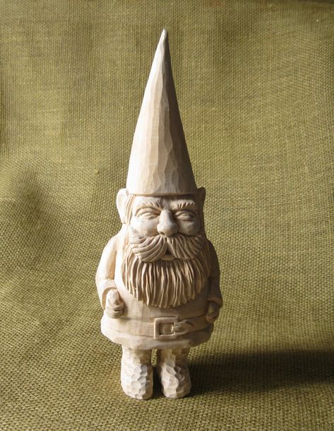 Carving Gnomes, Hand Carved Gnomes, Wood Carving Gnome, Wood Carving Knomes, Elf Carving, Chainsaw Carved Gnomes, Cute Garden Ideas, Christmas Gnomes Sculptures & Statues, Wood Carving For Beginners