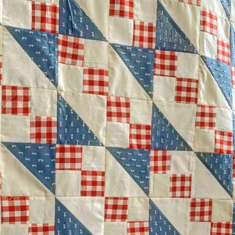 Blue Quilt, Martha Washington Quilt Block, Blue Quilt Aesthetic, Vintage Blue And White Quilts, Vintage Windmill Quilt, Red And White Quilts Vintage, Red And White Quilts, Classic Quilts, Pink Quilts