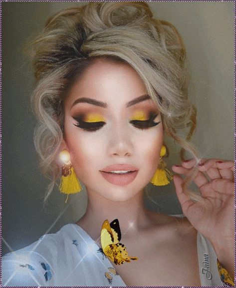 Photo Bee Costume Makeup, Makeup With Yellow Dress, Queen Bee Costume, Bee Makeup, Bronze Makeup Look, Yellow Eye Makeup, Yellow Makeup, Bee Costume, Korean Eye Makeup