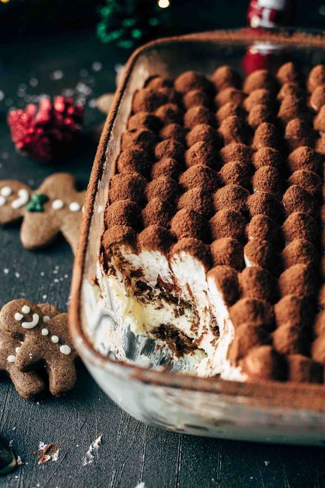 Holiday Baking Trends 2023, Gingerbread Eggnog Tiramisu, Eggnog Tiramisu Recipe, Sunday Dessert Ideas Families, Eggnog Gingerbread Tiramisu, Winter Desert Ideas, Easy Decadent Desserts, Fancy Christmas Food, Not So Sweet Desserts