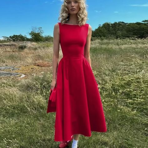 Elegant in red or classic in black, this flowy dress brings effortless style to every occasion.💅 #KascherHues #backlesselegantevening #KascherHues #BoundaryBreakerKascherHues #RebelStyle#KascherHues #ElegantEssence #ChicAndUniqueKascherHues  #StandOut#clothing #fashion #highendfashion #highfashion #springcollection #kascherhuesbykasturasarkar #kascherhues #coutour #statement #bold #opulentfastion#designerclothes#exclusivewear Visit www.kascherhues.com to add this look to your wardrobe🎀 Backless Skirt, A Line Maxi Dress, Elegant Maxi Dress, Sleeveless Long Dress, Ladies Gown, Pleated Maxi Dress, Tea Length Dresses, Women Long Dresses, Tea Dress