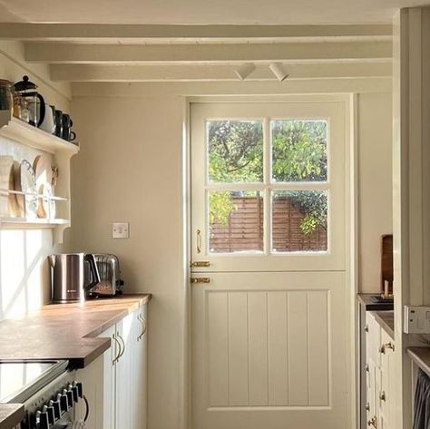 Cottage Kitchen Renovation, Cottage Hallway, Cotswolds Cottage, Country Cottage Kitchen, Cottage Decor Living Room, Cottage Door, Stable Door, Cottage Inspiration, Cottage Interior