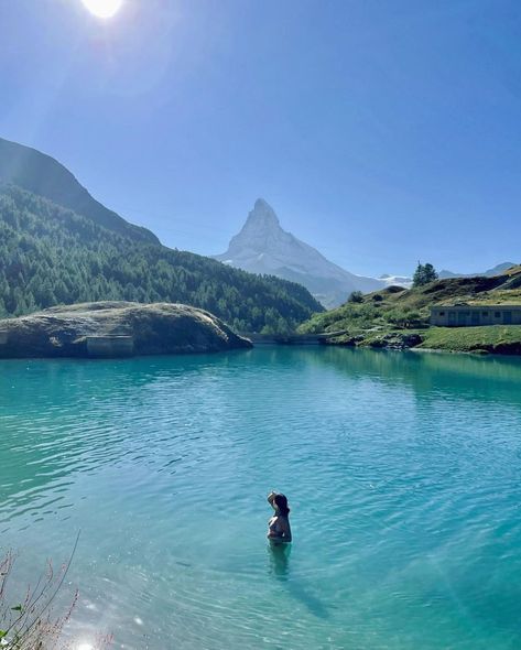 Matterhorn zermatt Switzerland | @aubriannarose_ on instagram Living In Switzerland, Zermatt Switzerland Summer, Morcote Switzerland, Zermatt Summer, Alps Aesthetic, Switzerland Skiing, Poland Aesthetic, Village Mountain, Switzerland Zermatt