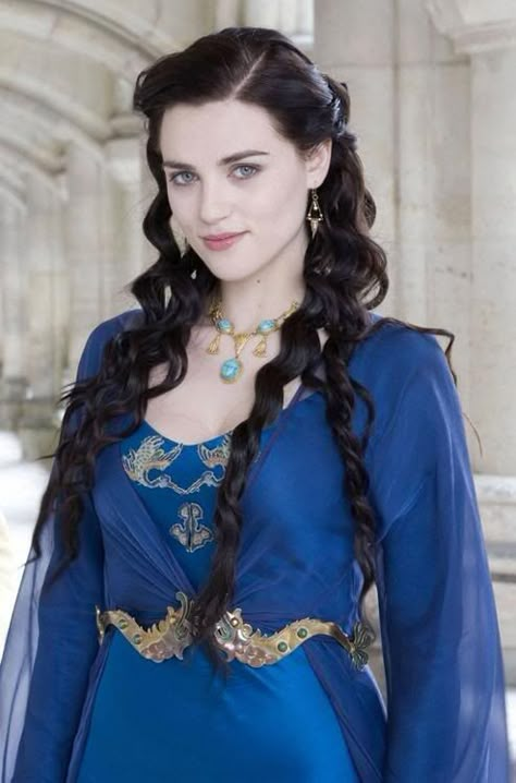 Katie McGrath as Morgana (Merlin, BBC) Qilyel inspiration Hicks Und Astrid, Lady Morgana, Merlin Morgana, Morgana Pendragon, Merlin Bbc, Black Hair Blue Eyes, Yennefer Of Vengerberg, Lena Luthor, Bbc Merlin