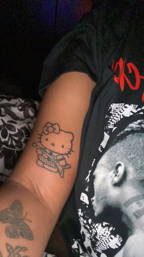 Y2k Tattoo Ideas Hello Kitty, Hello Kitty Tattoo Black Women, Hello Kitty Tattoo Ideas, Leg Sleeve Tattoos, Hello Kitty Tattoo, Kitty Tattoos, Her Tattoo, Kitty Tattoo, Leg Tattoo Ideas