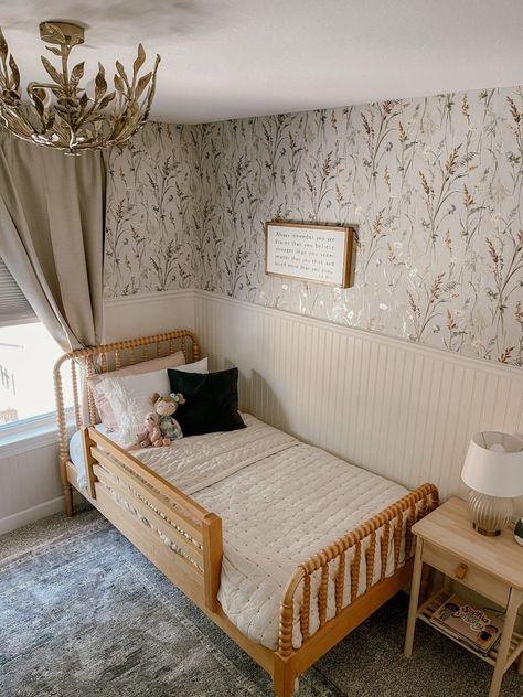 Creating a Big Girl Room for Our Toddler - Toddler Girl Bedroom Vintage, Vintage Toddler Rooms, Wallpaper In Home, Girls Bedroom Vintage, Vintage Girls Rooms, Rock Wallpaper, Boho Decor Ideas, Japandi Living Room, Toddler Bedroom Girl