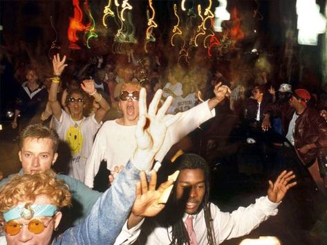 A street party in London's Tottenham Court Road, July 1988 Rave Photography, Acid House Rave, Rave Aesthetic, The Wombats, Acid House, Tommy Lee, Club Kids, Youth Culture