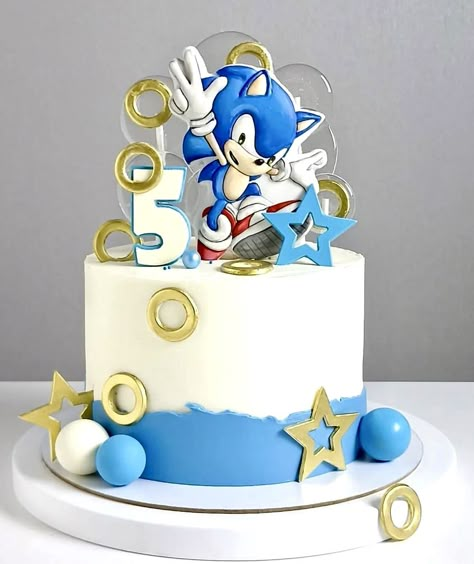 Blue Sonic Cake, Sonic Party Cake, Yellow Sonic Cake, Golden Sonic Cake, Simple Sonic The Hedgehog Cake, Sonic Cakes Ideas, Sonic Themed Cake, Simple Sonic Birthday Cake, Cake Sonic Ideas