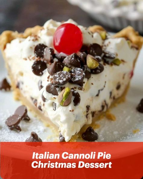 Creamy pie with classic cannoli flavors, offering a fun and easy Italian dessert for Christmas. Cannoli Pie No Bake, Christmas Cannoli, Christmas Dessert Tables, Cannoli Pie, Easy Cannoli, Christmas Pies, Italian Christmas Desserts, Sweet Ricotta, Italian Desserts Easy