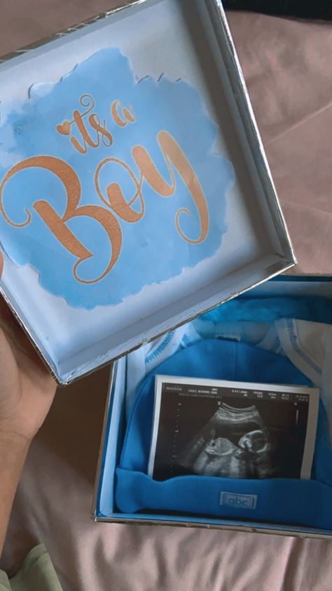 Gender Reveal Boxes Ideas, Gender Box Reveal Ideas, Gender Reveal Gift Box Ideas, Box Reveal Gender, Grandparents Gender Reveal Ideas, Gender Reveal Box For Husband, Ideas To Reveal Gender, Gender Reveal Ideas Gifts, Gender Reveal Shadow Box Ideas