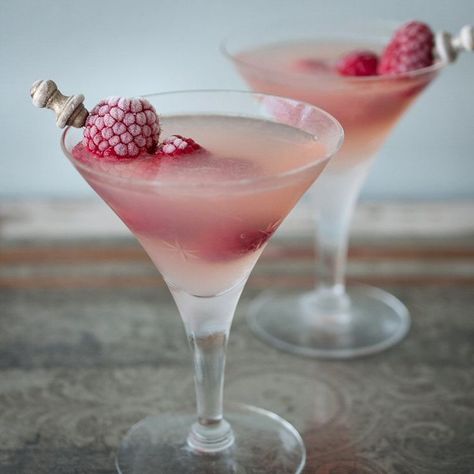 Raspberry Lemon Drop Martini, Raspberry Lemon Drop, Lemon Drop Martini Recipe, Absolut Citron, Drinks Vodka, Raspberry Vodka, Lemon Drop Martini, Martini Recipe, Drink Drank Drunk