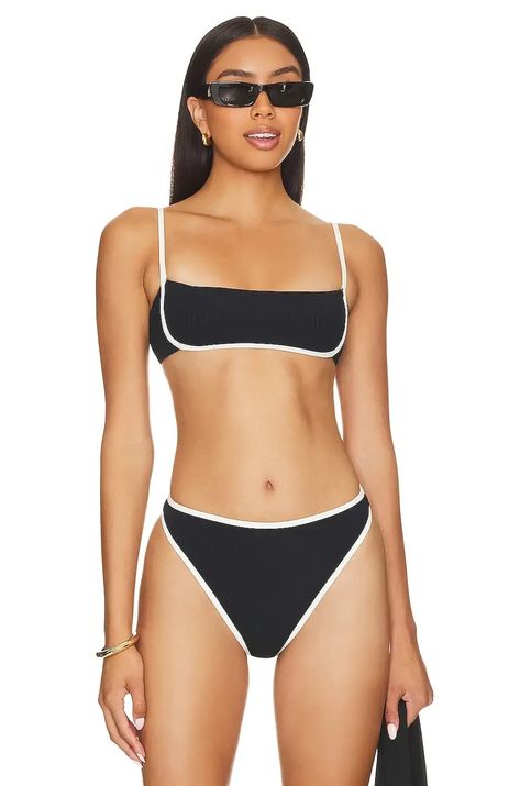 Looking for chic swimsuits for a small chest? If so, we've got you covered with these 30 aesthetic swimsuits that are are cute and functional at the same time; win-win. | best black swimsuit for flat chest | best swimsuit for small bust | best bikini for flat chest | best black bikini for small bust Black Swimsuit Outfit, Flat Chested Fashion, Swimsuits For Small Bust, Swimsuit 2024, Swimsuit For Small Chest, Swimsuit Outfit, Swimwear Aesthetic, Cute Swimwear, Swimwear 2024