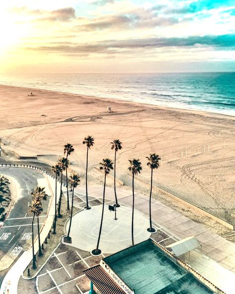 California Winter, Huntington Beach California, Winter Beach, Beach California, Huntington Beach, Cozy Winter, Phone Wallpapers, Girls Trip, Phone Wallpaper