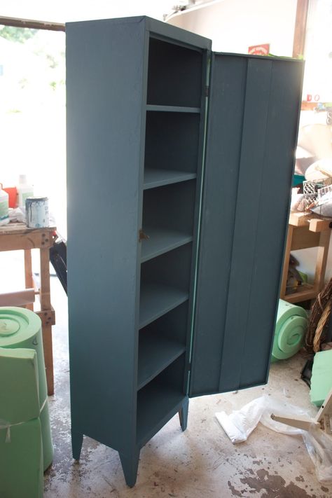 Metal Cabinet Makeover, Painting Metal Cabinets, Industrial Lockers, Spray Paint Projects, Vintage Lockers, Industrial Cabinet, School Locker, Metal Lockers, Cabinet Makeover