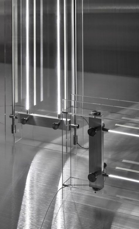 Minimal Light, Minimal Lighting, Linear Lighting, Traditional Lighting, Light Installation, Lighting Inspiration, Retail Design, Cool Lighting, Glass Panels