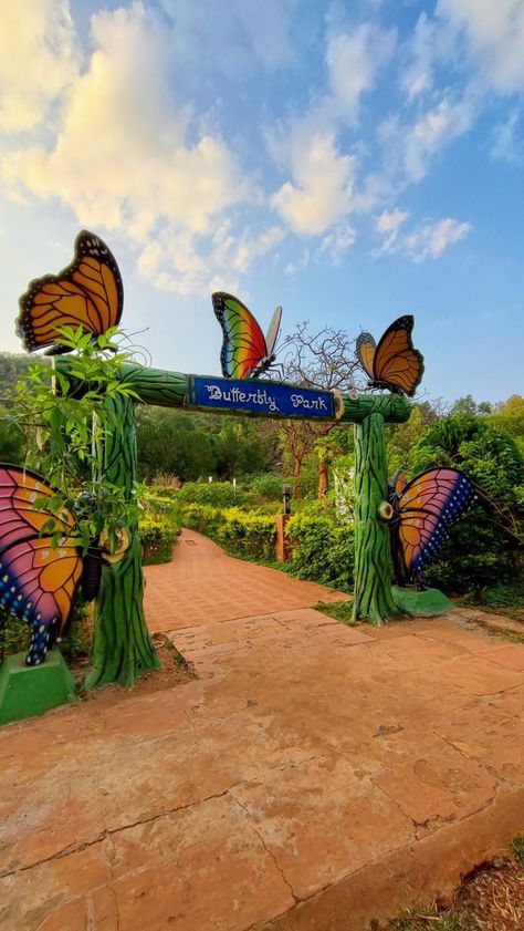 House Plants Decor Living Room, Butterfly Park, Entrance Gates Design, Sensory Garden, Garden Crafts Diy, Outdoor Diy Projects, Plant Decor Indoor, House Plants Decor, Home Decorating Ideas