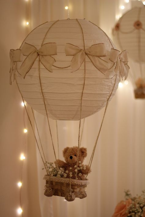 Teddy Bear Air Balloon, Paper Lantern Hot Air Balloon Diy, How To Make A Hot Air Balloon, Simple Nursery Themes, Diy Hot Air Balloon Decor, Hot Air Ballon Diy, Diy Hot Air Balloon Basket, Baby Bear Baby Shower Theme, Craft Hot Air Balloon