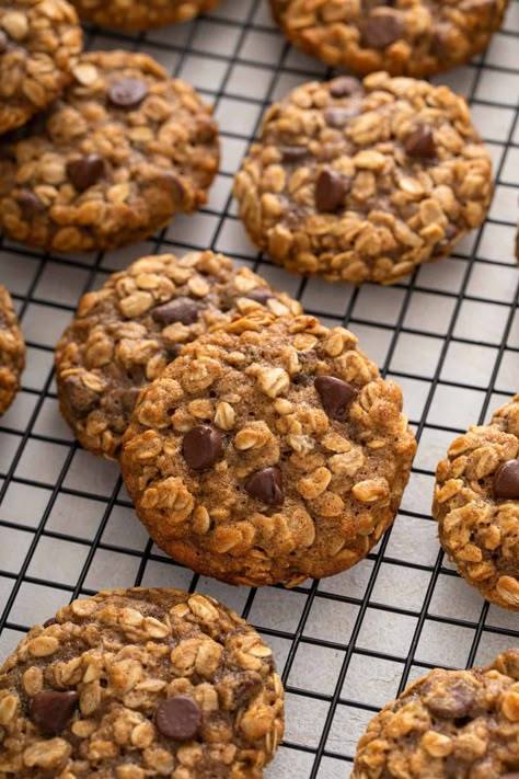 Banana Bread Oatmeal Cookies, Banana Healthy Cookies, Vegan Banana Oatmeal Cookies, Chewy Banana Oatmeal Cookies, Banana Chocolate Chip Oatmeal Cookies, Ripe Banana Cookie Recipes, Banana Cookies Oatmeal, Oatmeal Cookies With Banana, Cookies Banana Oatmeal