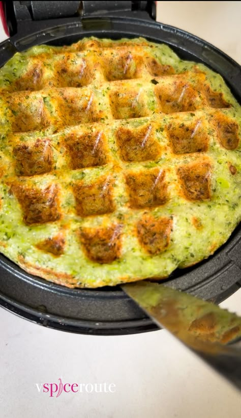 Broccoli & Cheese Waffles Potatoe Waffle, Savoury Waffle Recipe Easy, Broccoli Waffles For Baby, Healthy Savory Waffles, Broccoli Cheese Waffles, Broccoli Waffles, Broccoli Cheese Waffles Toddler, Broccoli Breakfast, Waffle Recipe Savory