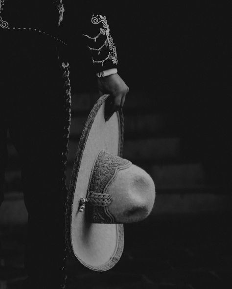 Mexican Royalty Aesthetic, Mexican Dark Aesthetic, Mexican Culture Photography, Dark Mexican Aesthetic, Mariachi Photography, Mexican Cowboy Aesthetic, Charro Photoshoot, Mariachi Aesthetic, Vintage Mexican Aesthetic