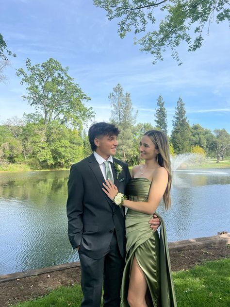 Couples Prom Dresses, Maroon And Black Prom Couple, Hoco Green Couple, Prom Dresses With Boyfriend, Sage Green Prom Couple Outfit, Sage Green Hoco Couple, Green Hoco Dress Couple, Prom Pics Poses, Dark Green Hoco Couple