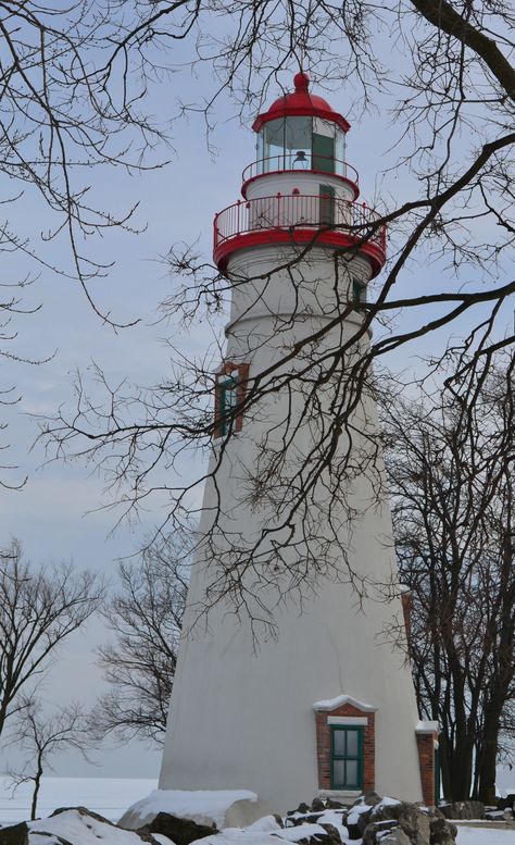 Beach Sculpture, Marblehead Lighthouse, Lighthouses Photography, To The Lighthouse, Lighthouse Photos, Lighting The Way, Lighthouse Pictures, Sculpture Inspiration, Lighthouse Keeper