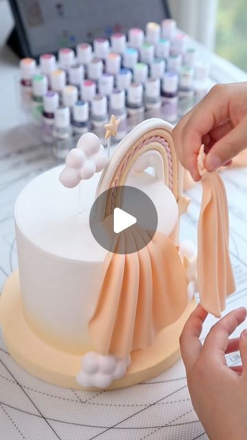 Fondant Bow Cake, Fondant Bow Tutorial, Easy Fondant, Using Fondant, Bow Cake, Fondant Bow, Bow Cakes, Bow Tutorial, Desserts Cookies