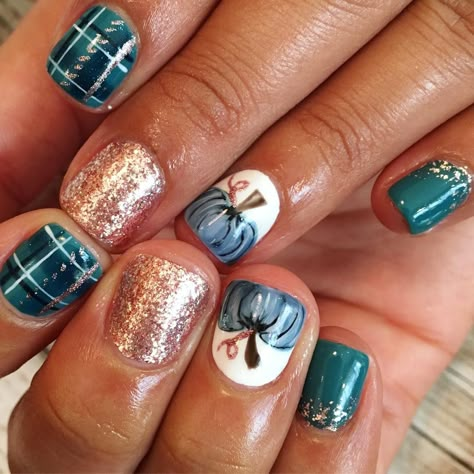 😍😍😍 pumpkins + plaid are a fall favorite! #nailsbyjustine #fallnails #pumpkins #pumpkinnails #nailart #naildesigns #handpaintednailart… Blue Pumpkin Nail Art, Teal Pumpkin Nails, Plaid Pumpkin Nails, Turquoise Fall Nails, Fall Cruise Nails, Blue Pumpkin Nails, Dip Nail Designs Fall, Fall Nail Looks, Pumpkin Nails Designs