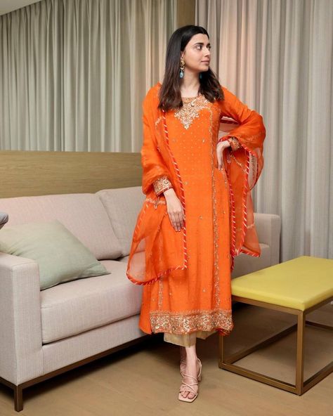 Nimrat Khaira Suits, Dresses For Girls Wedding, Long Skirt Looks, Designer Suits For Wedding, Heavy Suit, Suits For Women Indian, Simple Suit, Nimrat Khaira, Patiala Suit Designs