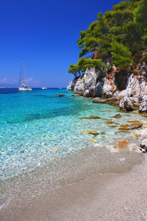 15 Best Things to Do in Skopelos (Greece) - The Crazy Tourist Skopelos Greece, Skiathos, Greece Islands, Dream Holiday, Romantic Travel, Beautiful Places To Travel, Greece Travel, Greek Islands, Big Screen