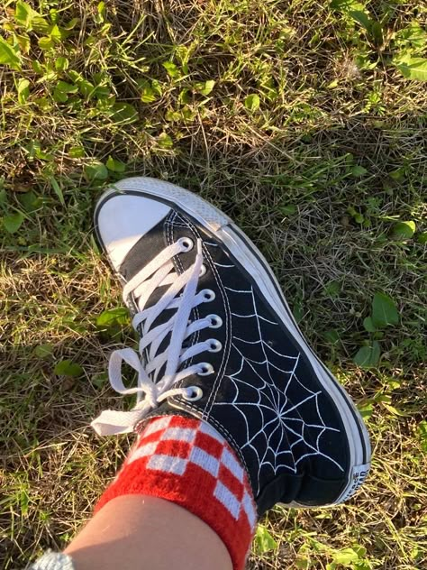 Spider Man Converse Embroidery, Spiderman Converse Embroidered, Spiderman Shoes Diy, Custom Spiderman Shoes, Spider Man Shoes Converse, Spiderman Shoes Converse, Spider Converse, Spiderweb Converse, Spider Web Converse