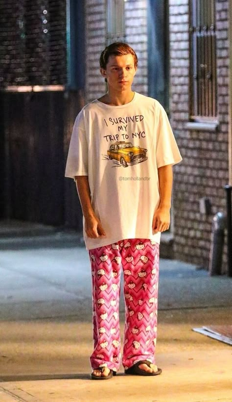 Hello Kitty Pajama Pants, Hello Kitty Pants, Pink Pajama Pants, Nyc Shirt, Pink Pajama, Trip To Nyc, Tom Holland Zendaya, Tom Holland Spiderman, Men's Toms