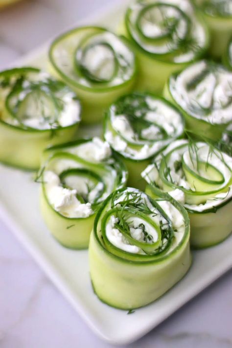 Feta Dill Cucumber Roll Ups Cucumber Roll Ups, Christmas Eve Appetizers, Dill Cucumber, Cucumber Appetizers, Diy Party Food, Cucumber Sushi, Cucumber Rolls, Vegan Greek, Roll Ups Recipes