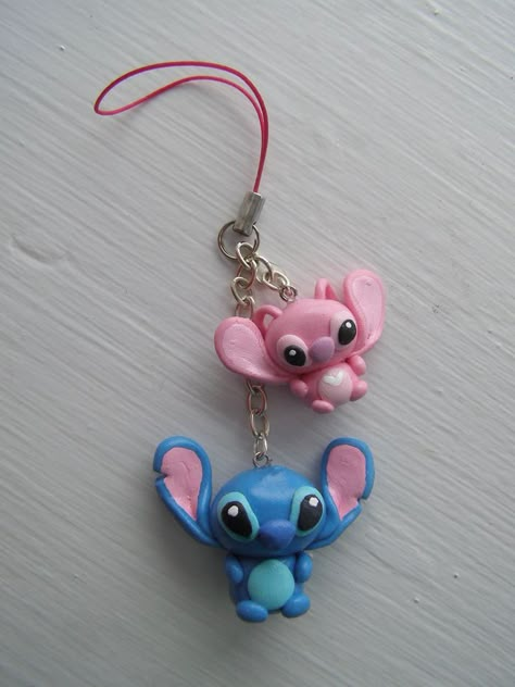 Christmas Fimo, Fimo Kawaii, Cellphone Strap, Polymer Clay Disney, Crea Fimo, Clay Crafts For Kids, Clay Keychain, Clay Diy Projects, Polymer Clay Jewelry Diy