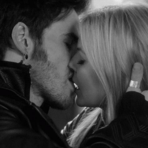 Davydoff Love GIF - Davydoff Love Couple - Discover & Share GIFs Romantic Kiss Gif, Intimacy Couples, Hug Gif, Morning Kisses, Romantic Kiss, Hugging Couple, Love Scenes, Captain Swan, Kissing Couples