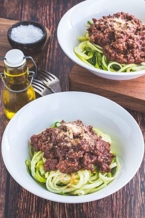 Keto Spaghetti Bolognese - Low Carb Noodles | FatForWeightLoss Zucchini Spaghetti Recipe, Easy Savory Recipes, Homemade Bolognese Sauce, Delicious Fall Recipes, Homemade Bolognese, Healthy Spaghetti, Zucchini Noodle Recipes, Zucchini Noodle, Zucchini Spaghetti