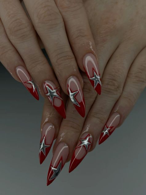 Star Stilleto Nails, Red And Metallic Nails, Chrome Red Nail, Red Nail Acrylic Designs, Red Nails With Silver Chrome, Red And Silver Almond Nails, Red Nails With Silver Design, Red Nail Design Ideas, Star Red Nails