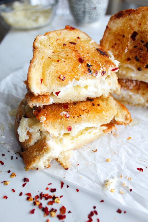 Goat Cheese Grilled Cheese with Honey and Red Pepper Flakes - XO&So: Vegetarian Comfort Food Goat Cheese Grilled Cheese, French Onion Grilled Cheese, Cheese With Honey, Mini Grilled Cheese, Grilled Cheese Sandwich Recipes, Goat Cheese And Honey, Onion Grilled Cheese, Cheese Sandwich Recipes, Vegetarian Comfort Food