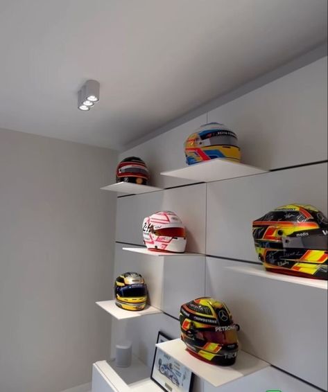 F1 Bedroom, Obsessed Garage, F1 Room, Character Blankets, F1 Aesthetic, F1 Wag, Kimi Raikkonen, F1 Driver, Apartment Aesthetic